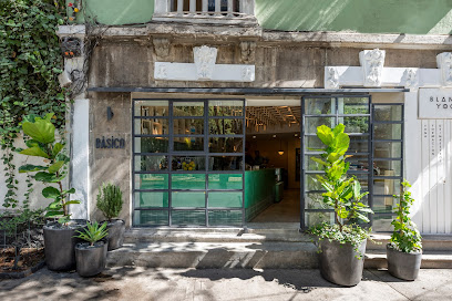 Laptop friendly work cafe Basico in Mexico City