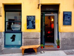 El Perro de Pavlov Cafe laptop friendly work cafe in central Madrid