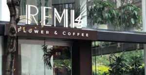 Remi43 Flowers & Coffee, laptop-friendly cafe, New York City