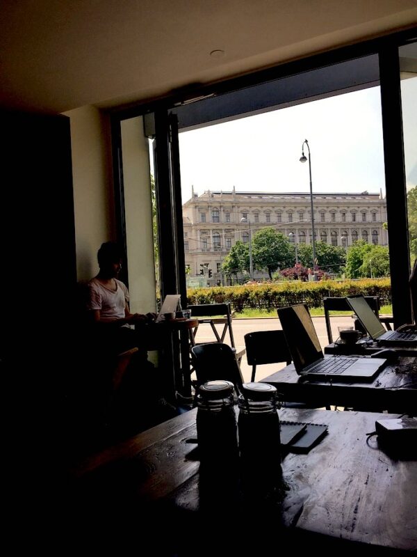 Jonas Reindl Coffee Roasters - laptop-friendly cafe in the 9th district of Vienna